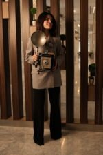 ⁦Blazer with Marine Brooch  & Strass Shoulder Detail⁩ - الصورة ⁦5⁩